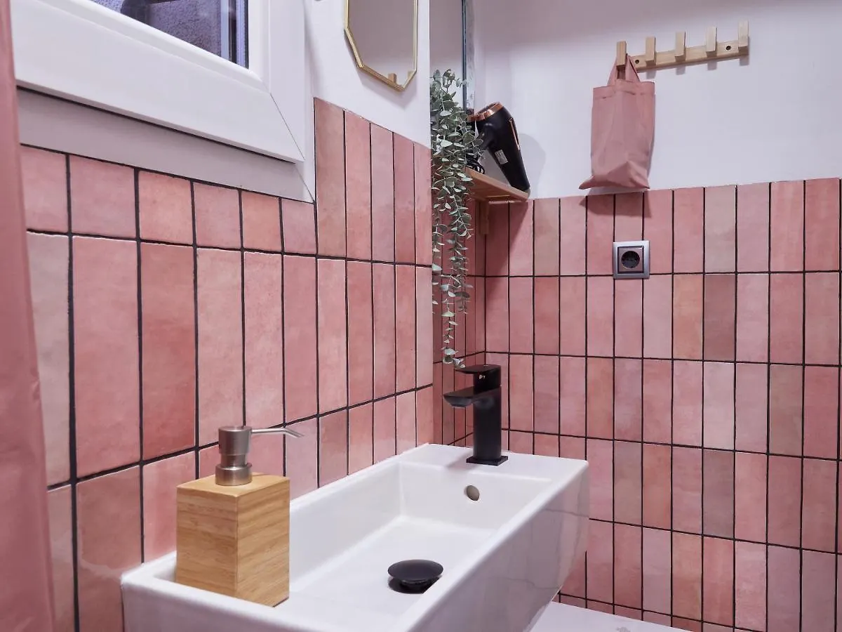 Almodovar Apartment 바르셀로나